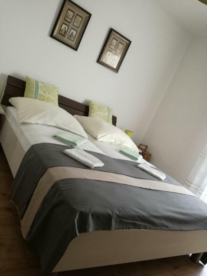 Apartment Juric Трогир Екстериор снимка